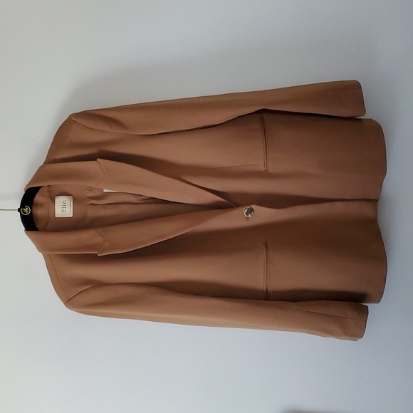 Elie Tahari Jackets & Blazers - Elie. By Elie Tahari Women's Tan Blazer sz 14